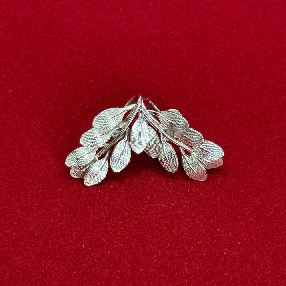 BOND BOYD Sterling Silver Leaves Screw Back Pin Brooch